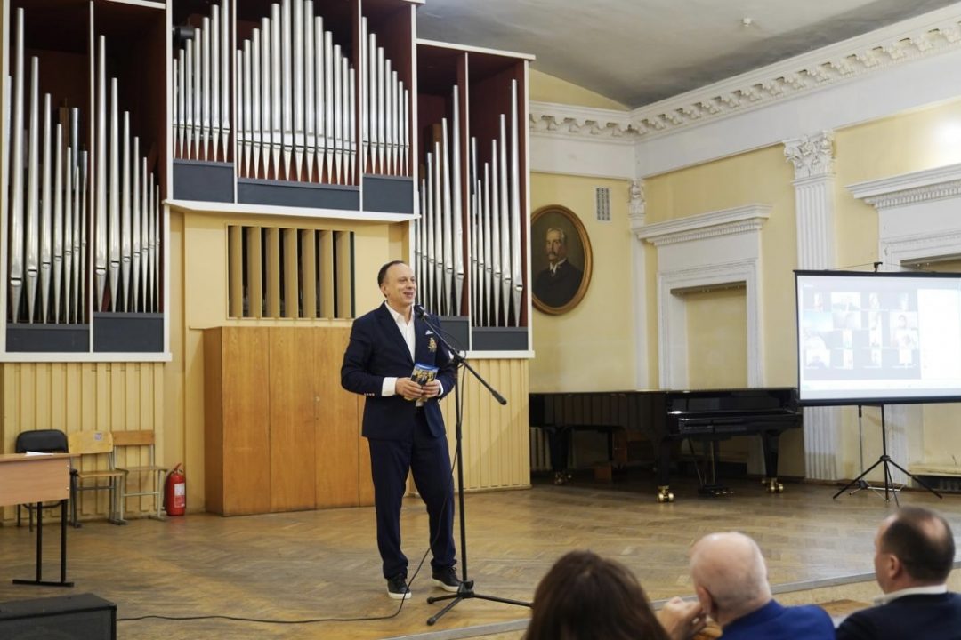 0-02-05-57e788fd94f8892565e29c232272213459ec012caeed6715e59e21de11eacce4_79df3fa7cdf7448e