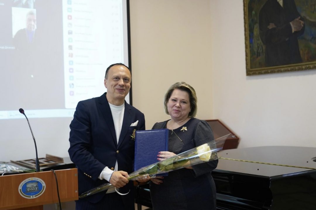 0-02-05-618945bd8318d57126c48a65e088be7ef1757ced133d46d7d6f9a0c078bf6555_4412c196c2429db4