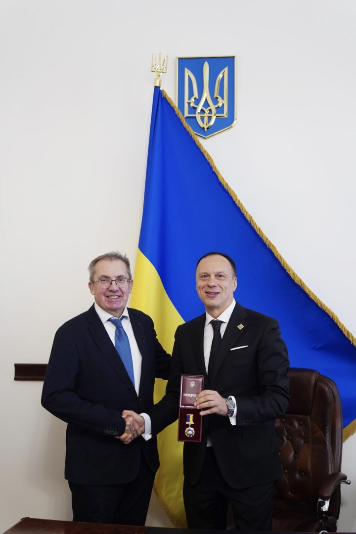 0-02-05-d166e3a9348a7773568f4fcd9a557c999220f3a5878f8683e8ffa7cb11a2be3d_52233a9e07a91e6f